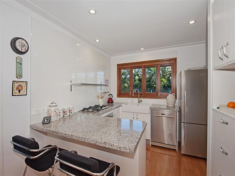 45 Allambi Avenue, Broadbeach Waters QLD 4218