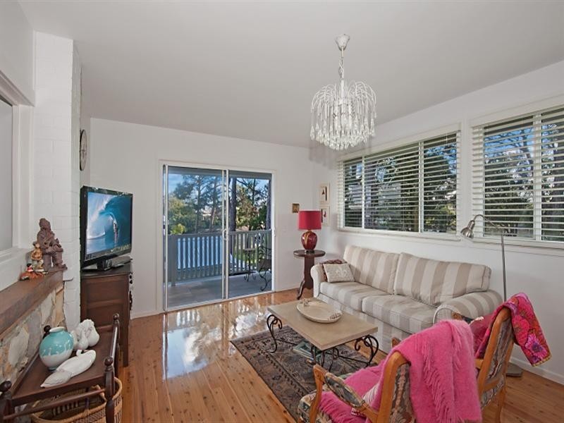 45 Allambi Avenue, Broadbeach Waters QLD 4218