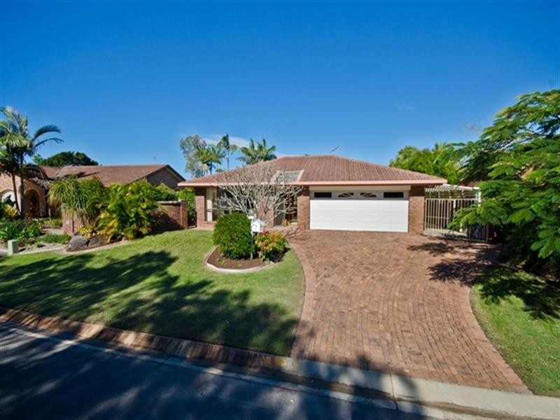 7 Peninsula Court, Mermaid Waters QLD 4218