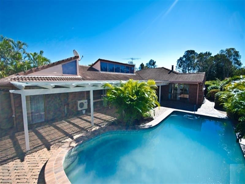 7 Peninsula Court, Mermaid Waters QLD 4218