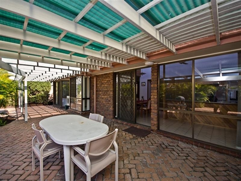 7 Peninsula Court, Mermaid Waters QLD 4218