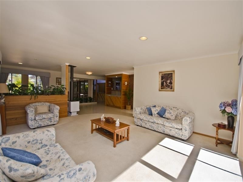 7 Peninsula Court, Mermaid Waters QLD 4218