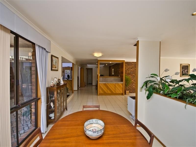 7 Peninsula Court, Mermaid Waters QLD 4218