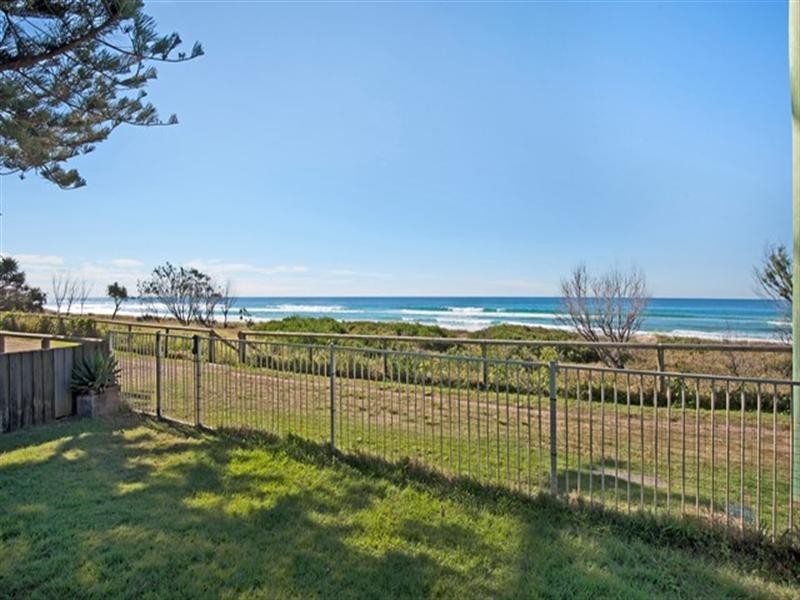 476 The Esplanade, Palm Beach QLD 4221