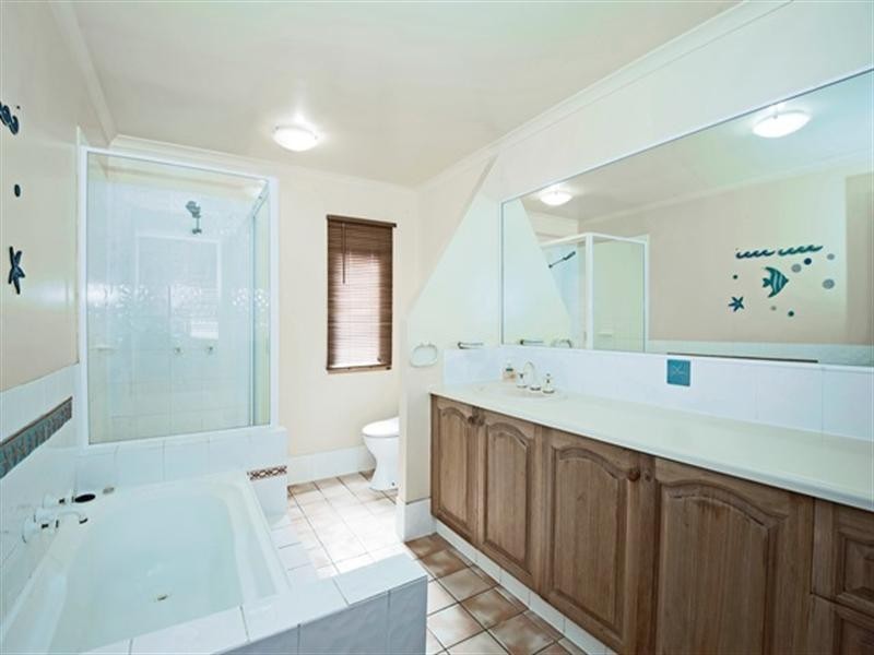 476 The Esplanade, Palm Beach QLD 4221