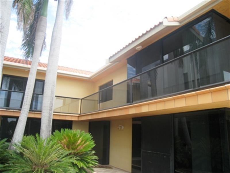 10 Southern Cross Drive, Surfers Paradise QLD 4217