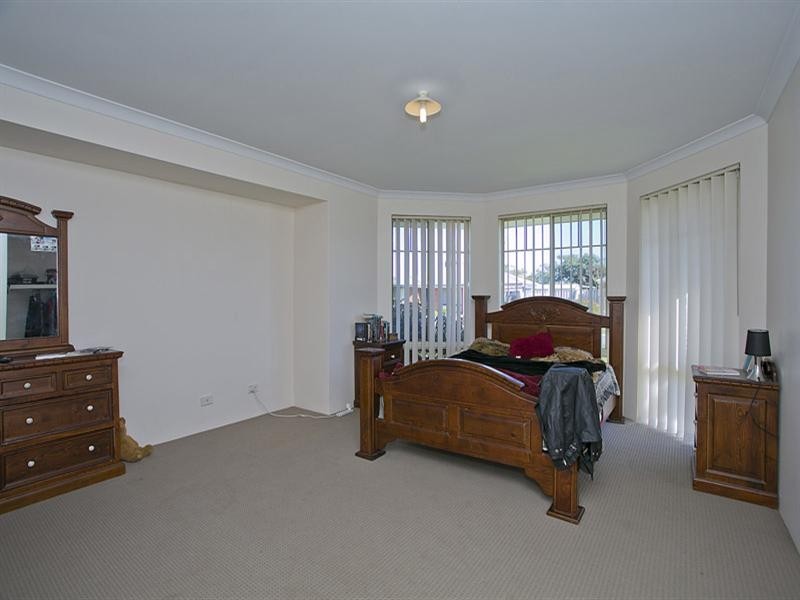 35 Alsace Avenue, Caversham WA 6055