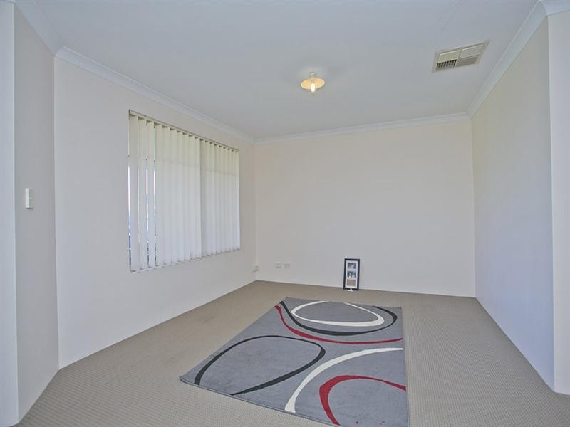 35 Alsace Avenue, Caversham WA 6055