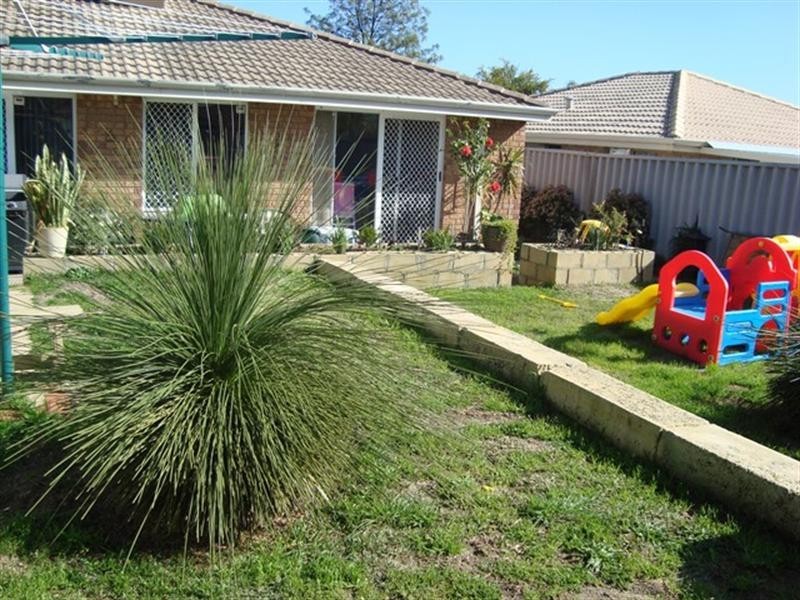 12 Robins Rise, Stratton WA 6056