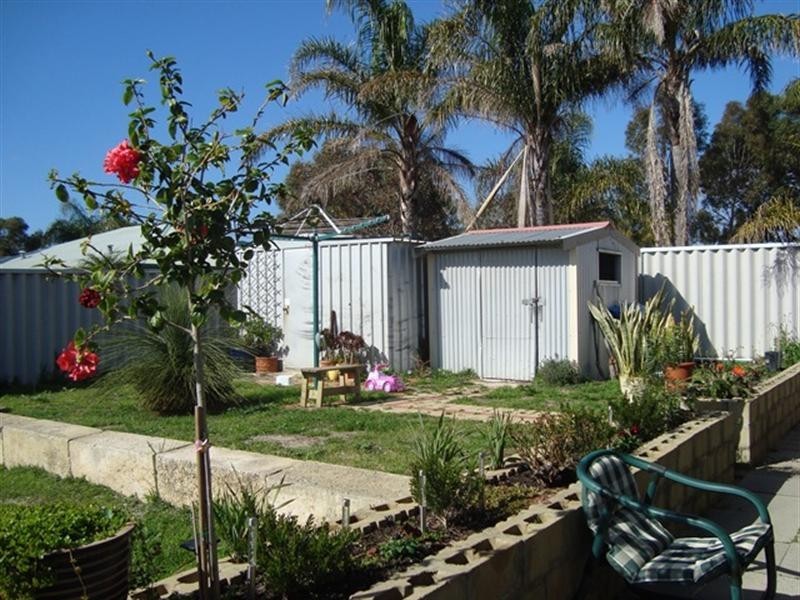 12 Robins Rise, Stratton WA 6056