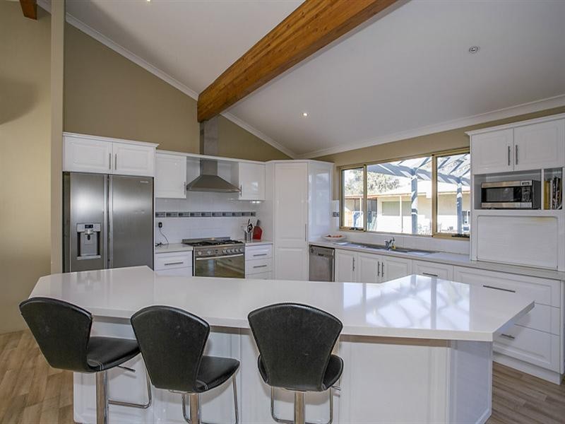 8 Clovelly Court, Maida Vale WA 6057