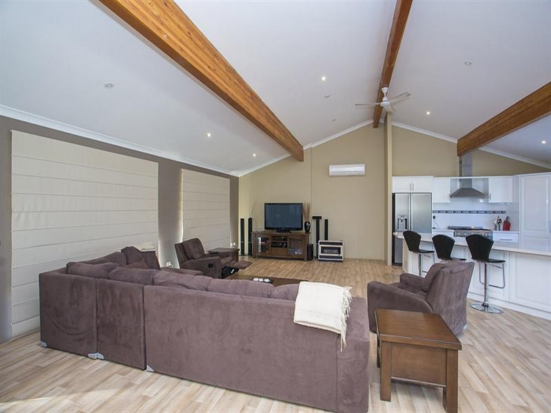 8 Clovelly Court, Maida Vale WA 6057