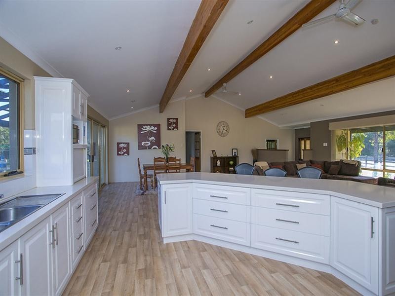 8 Clovelly Court, Maida Vale WA 6057