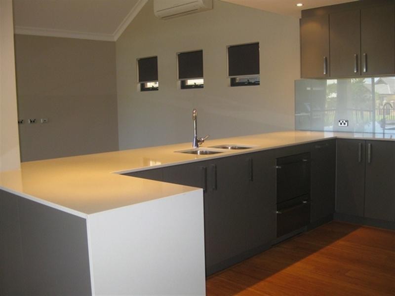 15 Pexton Drive, South Guildford WA 6055