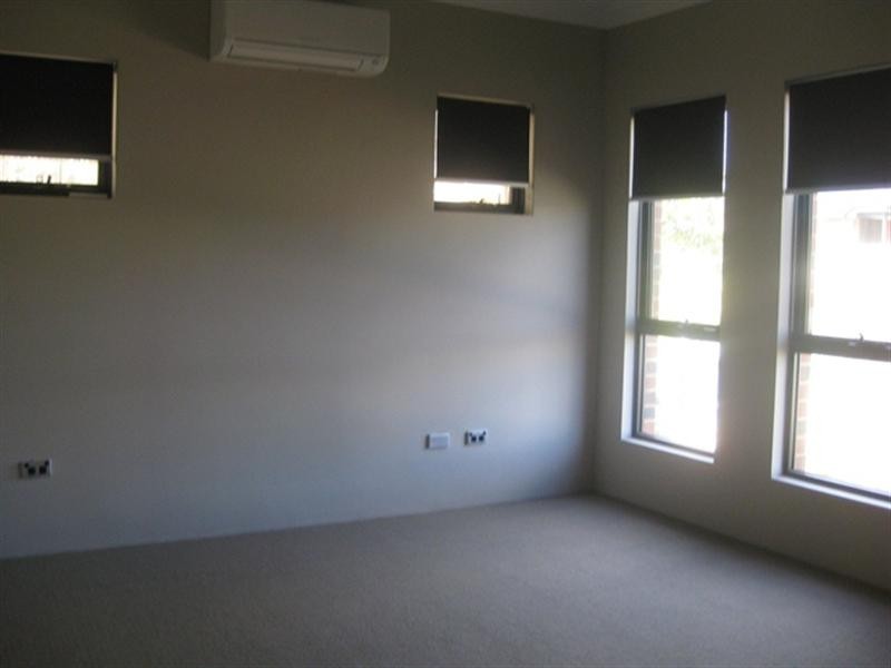 15 Pexton Drive, South Guildford WA 6055