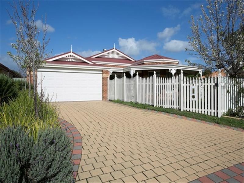 4 Laurina Way, Jane Brook WA 6056
