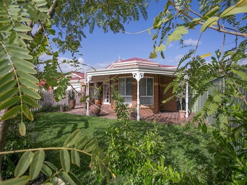 4 Laurina Way, Jane Brook WA 6056