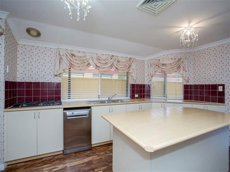 4 Laurina Way, Jane Brook WA 6056