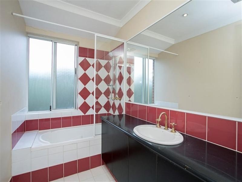 4 Laurina Way, Jane Brook WA 6056