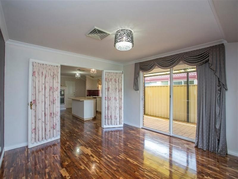 4 Laurina Way, Jane Brook WA 6056