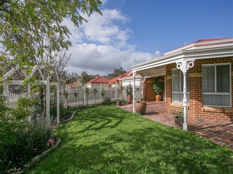 4 Laurina Way, Jane Brook WA 6056