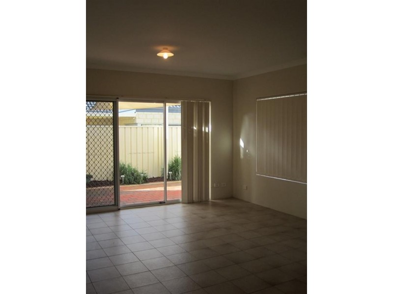 2/26 Mathoura Street, Midland WA 6056