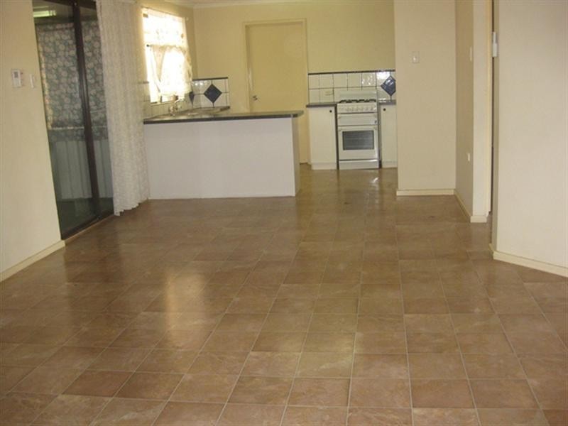 76 Blackadder Road, Swan View WA 6056