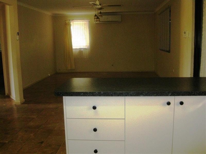 76 Blackadder Road, Swan View WA 6056