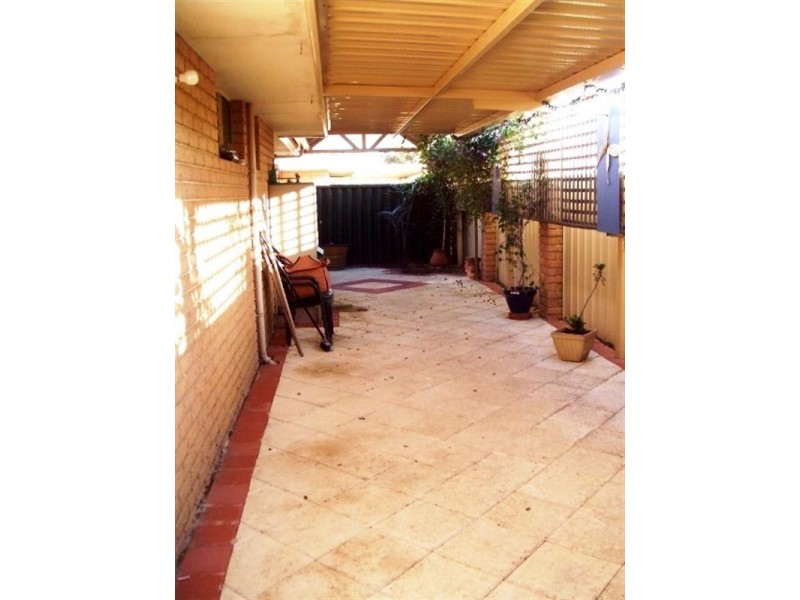 6/1 Park Road, Midvale WA 6056