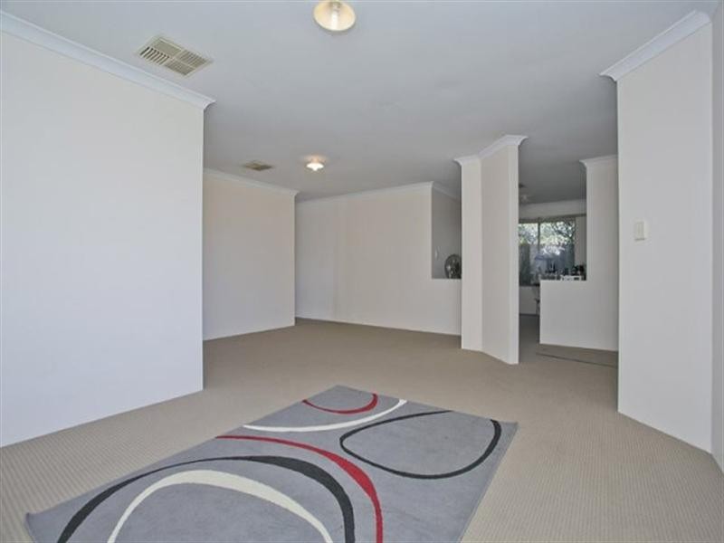 35 Alsace Avenue, Caversham WA 6055