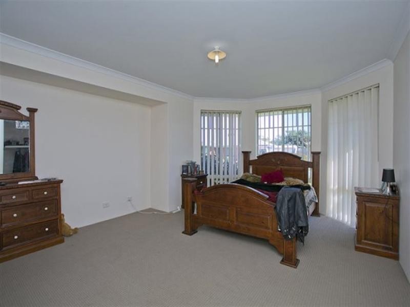 35 Alsace Avenue, Caversham WA 6055