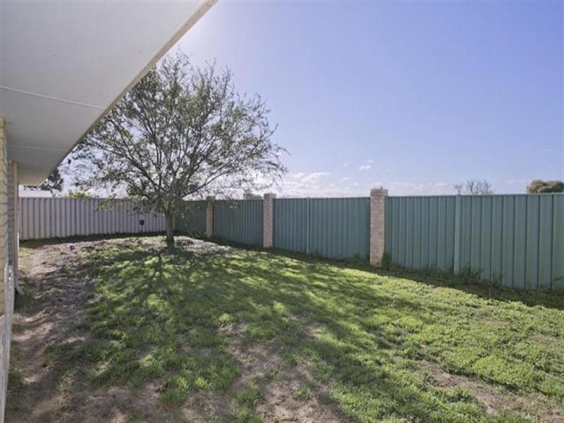 35 Alsace Avenue, Caversham WA 6055