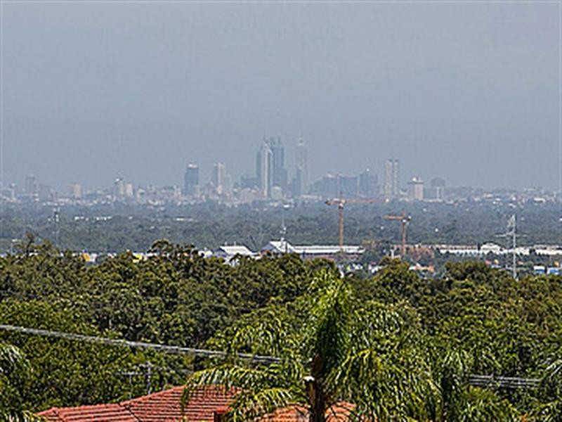 13 Willoughby Way, Swan View WA 6056