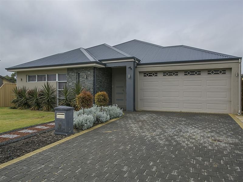 4 Kylee Close, South Guildford WA 6055