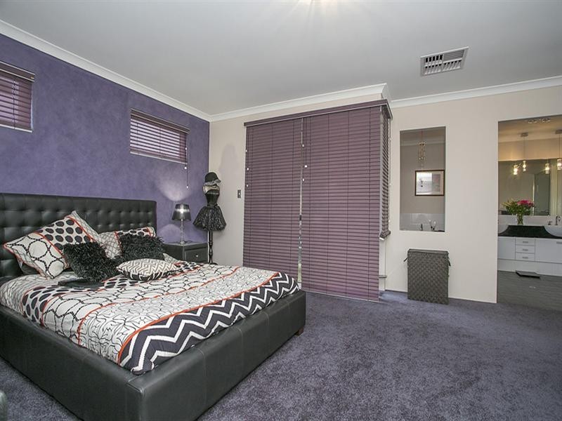 4 Kylee Close, South Guildford WA 6055