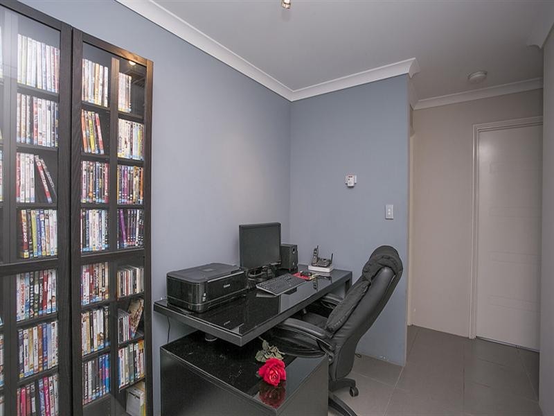 4 Kylee Close, South Guildford WA 6055