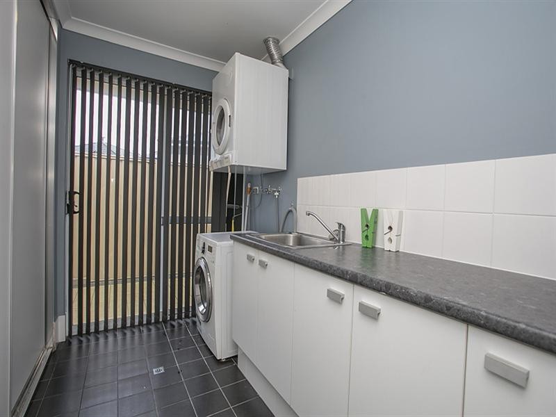 4 Kylee Close, South Guildford WA 6055