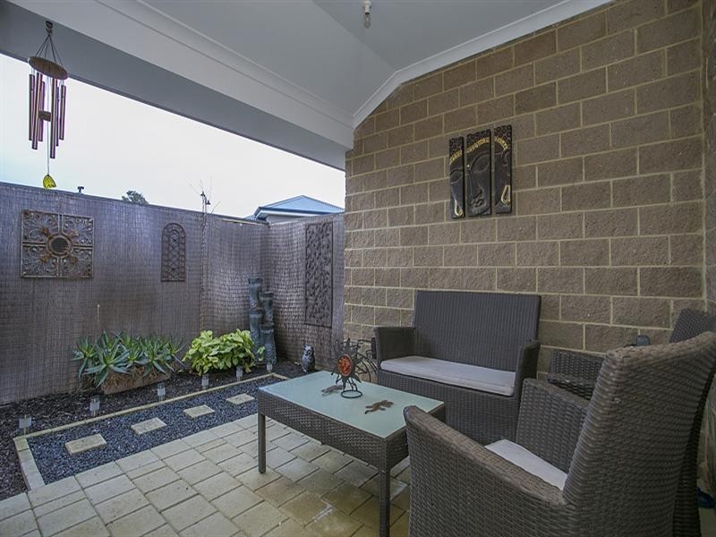 4 Kylee Close, South Guildford WA 6055