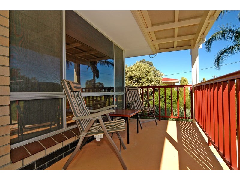 16 Churchill Drive, Swan View WA 6056