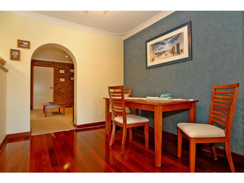 16 Churchill Drive, Swan View WA 6056