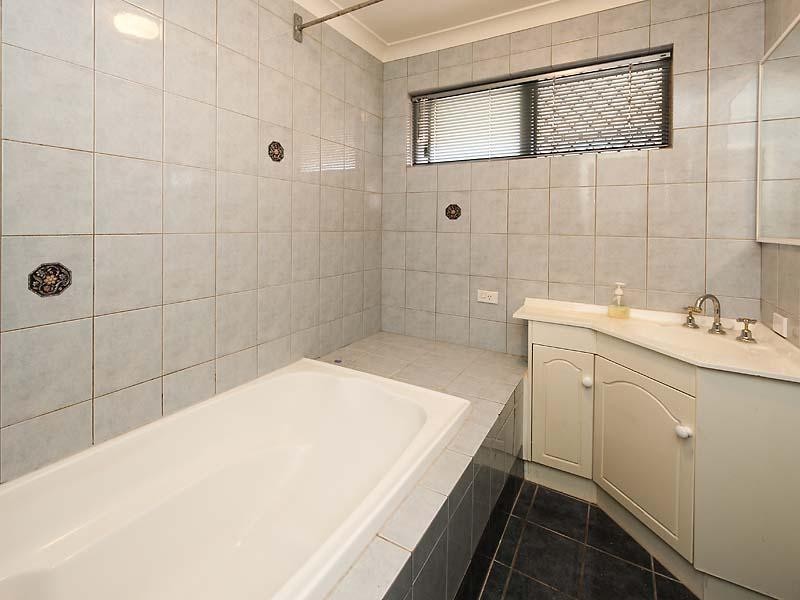 23 Naunton Crescent, Eden Hill WA 6054