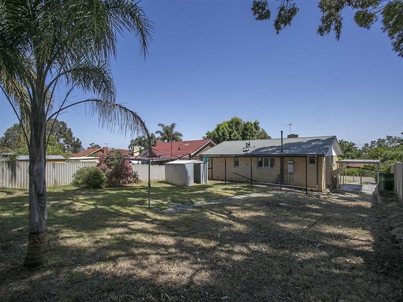 32 Coolga Road, Koongamia WA 6056