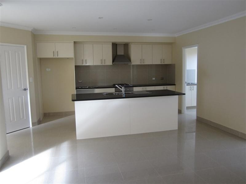 2/19 Aquaviva Circle, Viveash WA 6056