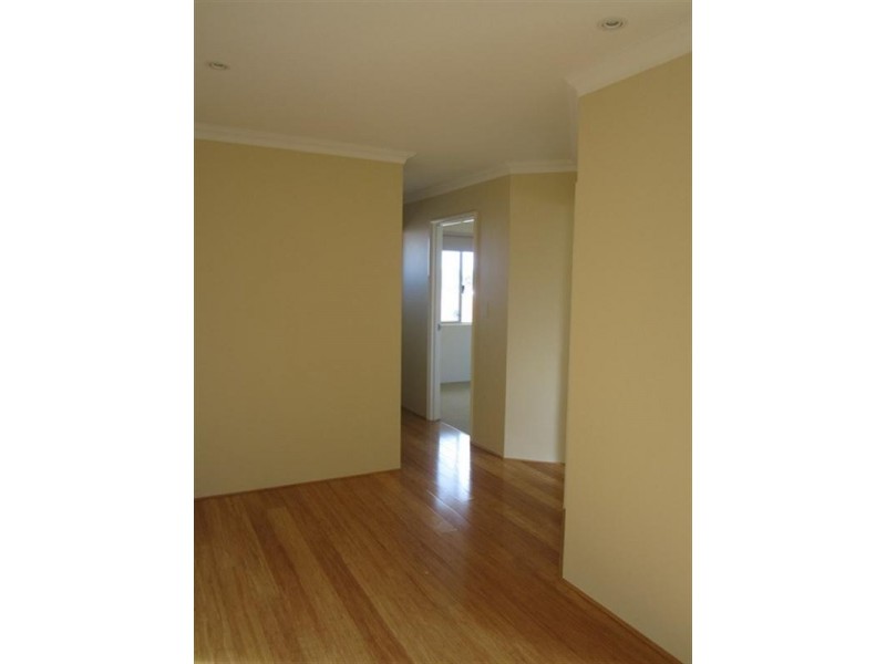 2/19 Aquaviva Circle, Viveash WA 6056