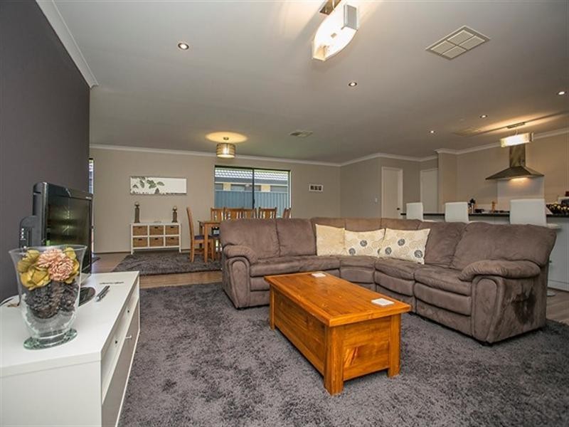 55 Tapioca Drive, Aveley WA 6069