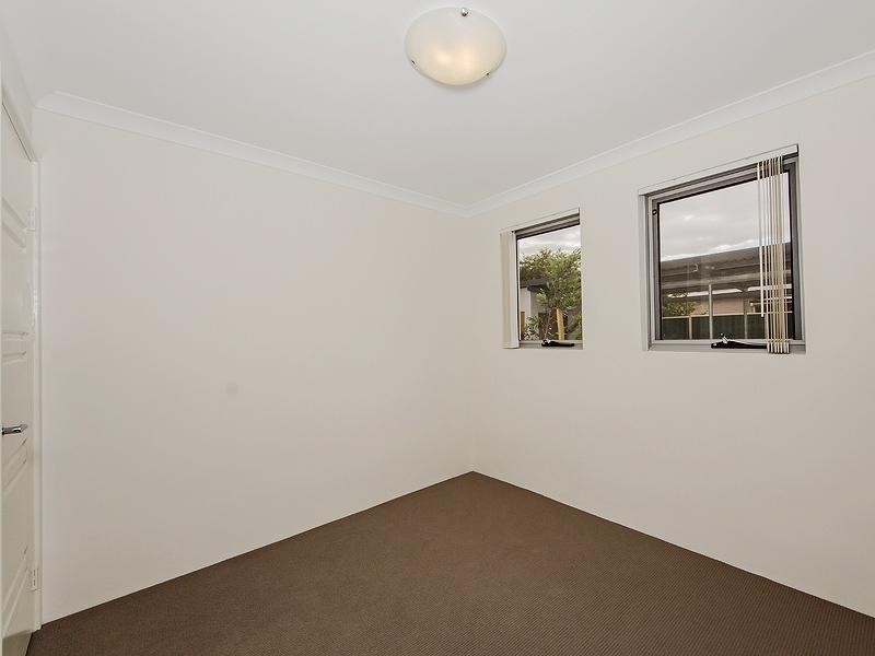 U4/13 Spring Avenue, Midland WA 6056