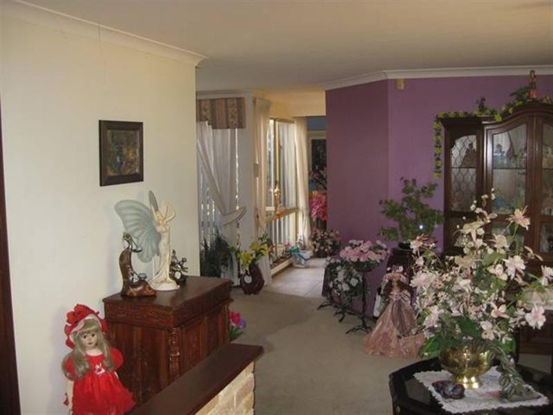 68 Balfour Road, Swan View WA 6056