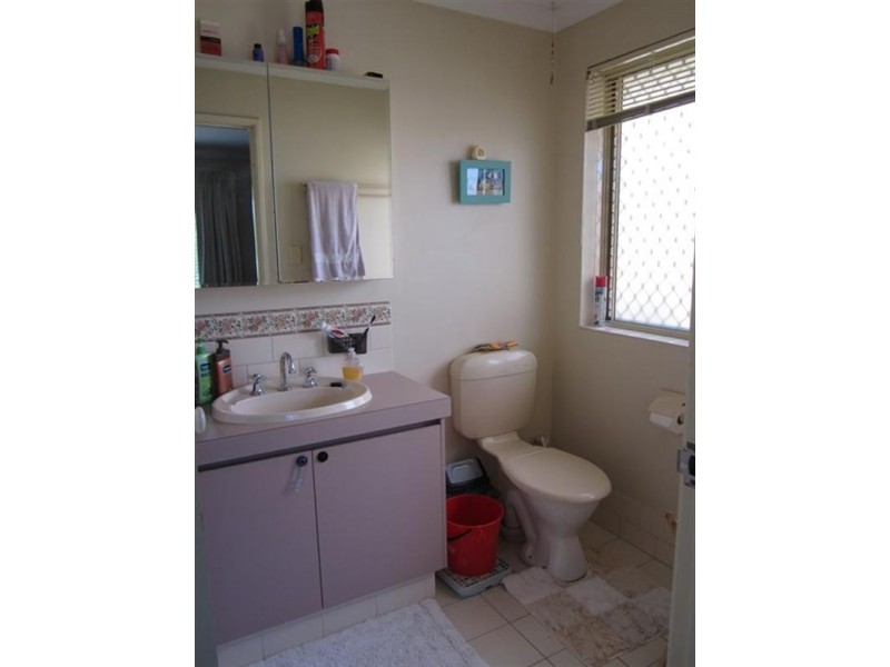 8 Thaxted Place, Swan View WA 6056