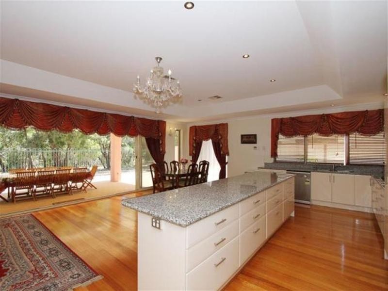 72 Silver Princess Way, Jane Brook WA 6056