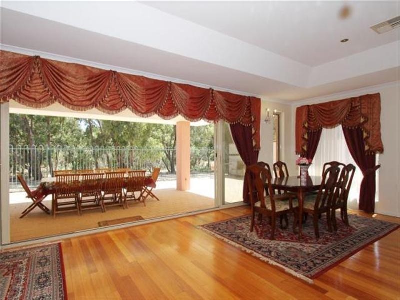 72 Silver Princess Way, Jane Brook WA 6056